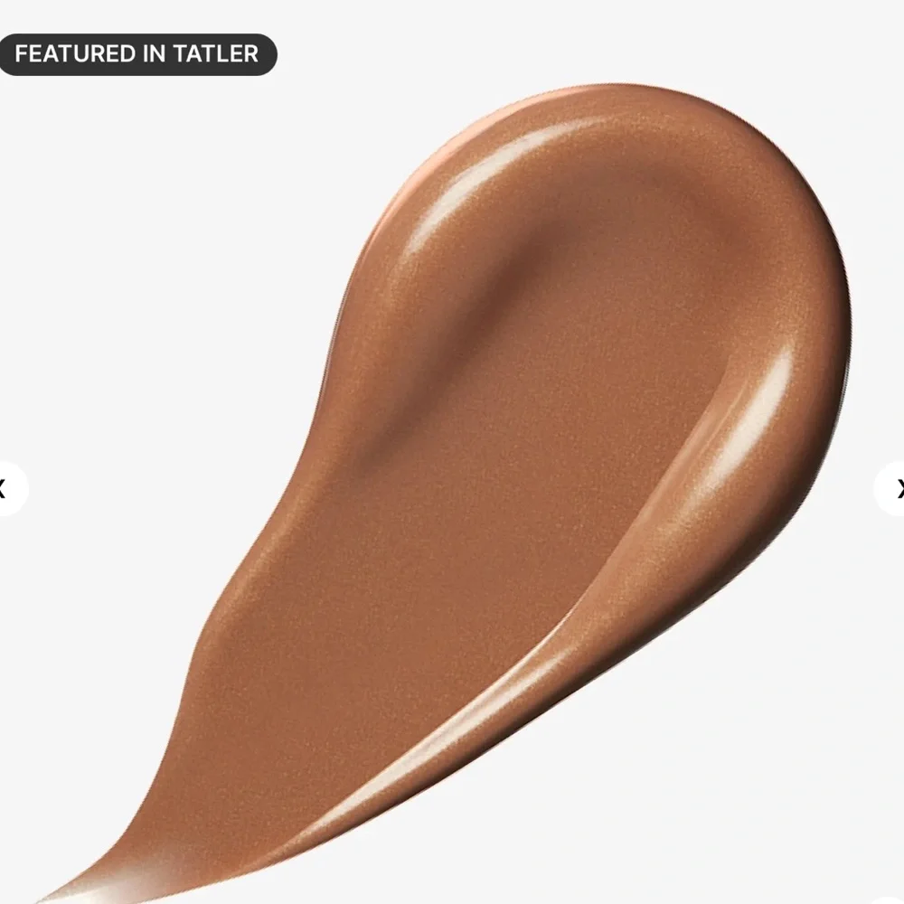 RODIAL Bronze Glowlighter for all skin types over or under or mix with makeup